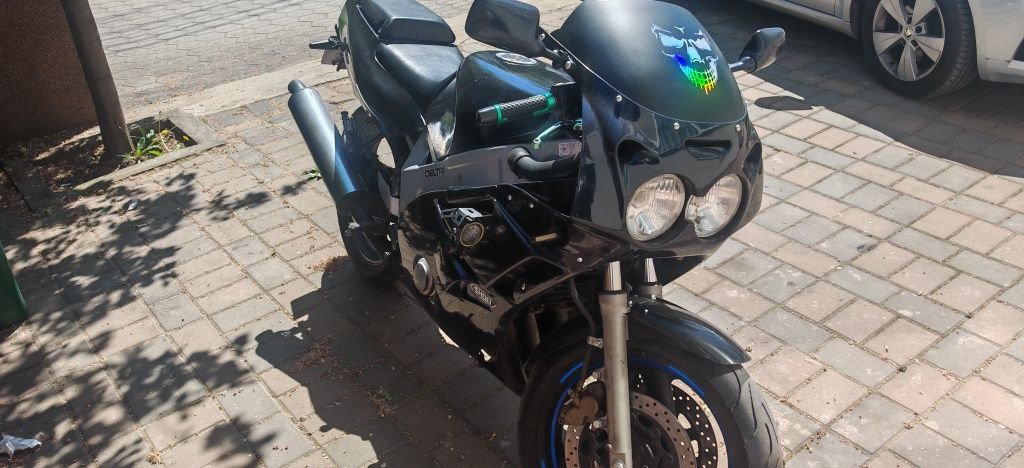 Yamaha FZR 600 Genesis
