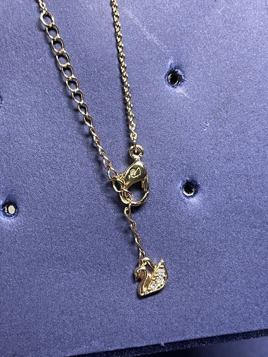 Колие Сваровски / Swarovski което имитира розово злато