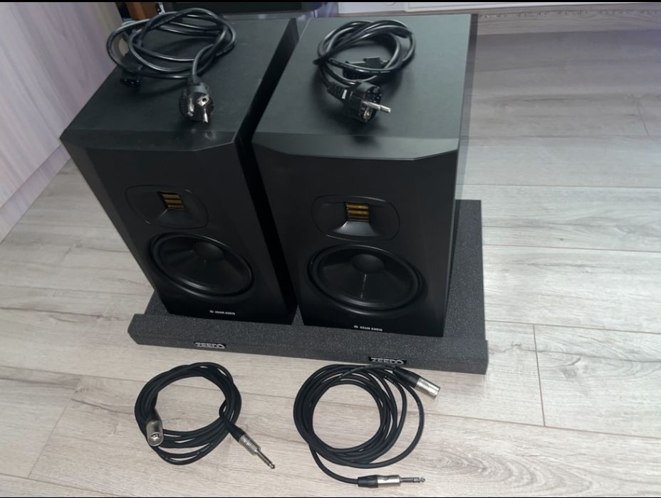 Vand Boxe Profesionale Adam T7V cu placa de sunet