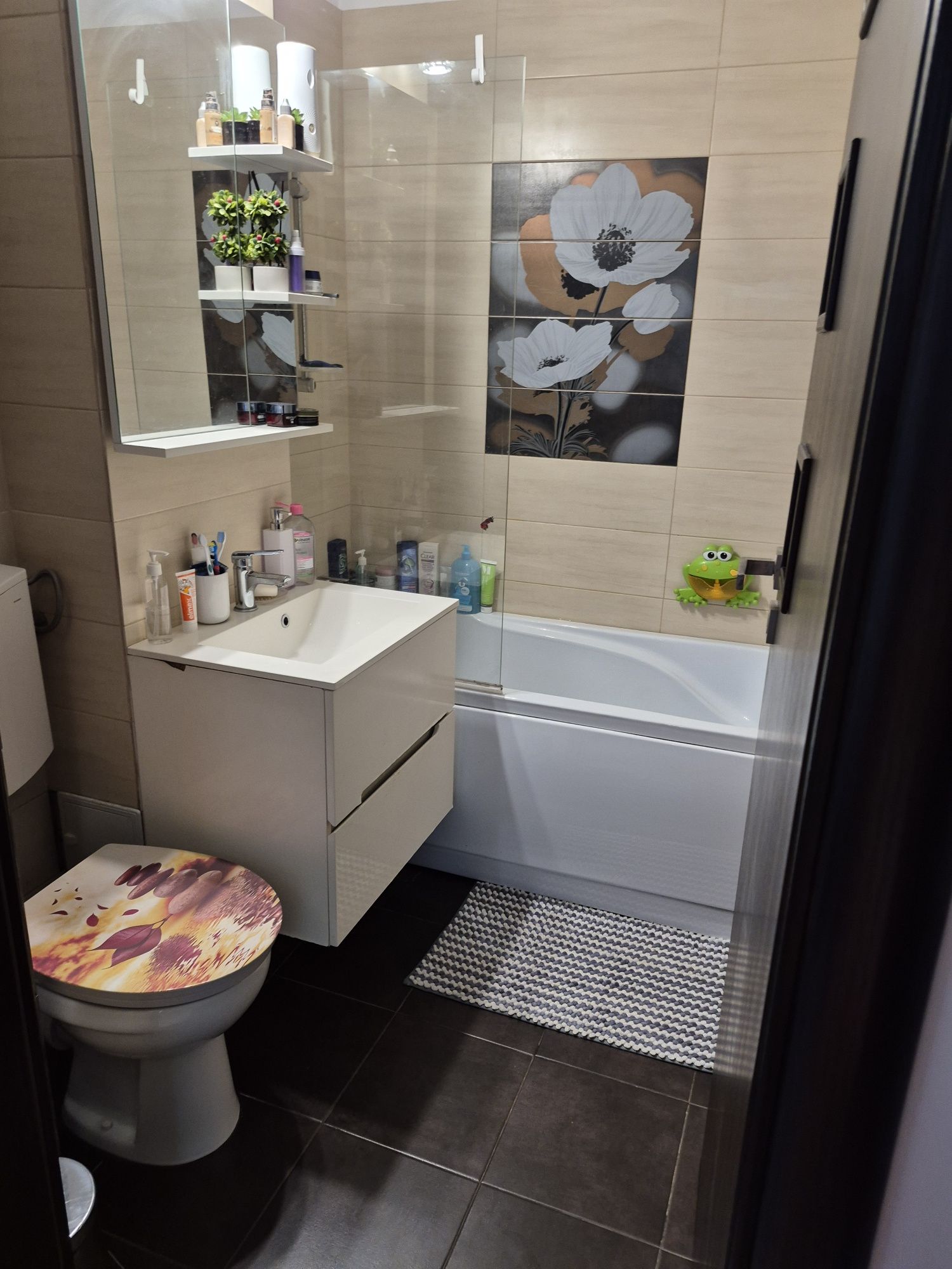 Vand Apartament 2 camere, Str Emil Racovita 31, Sector 4