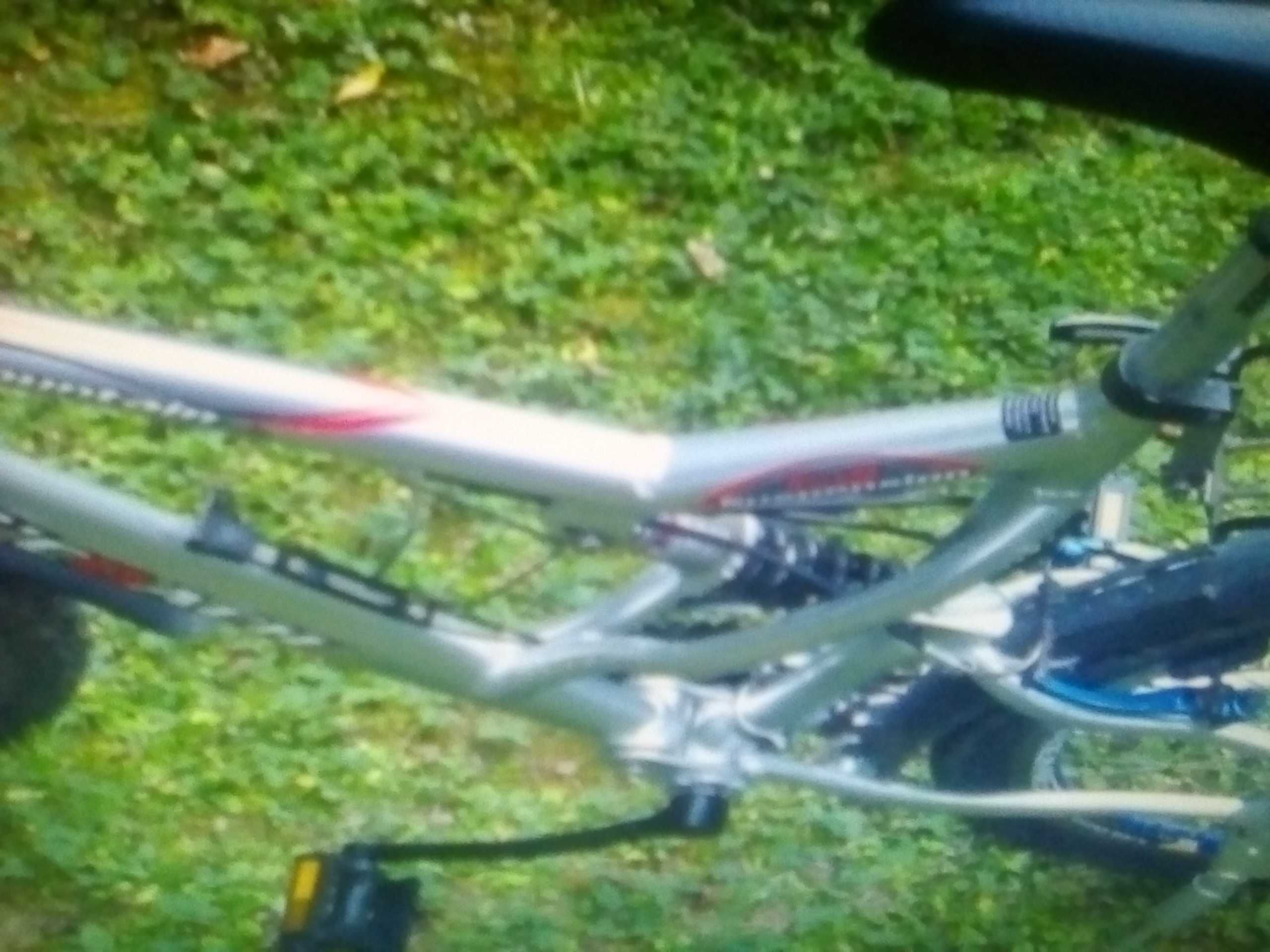 Oferta bicicleta de vanzare cu suspensie ,roti 26inch mtb mountan bike