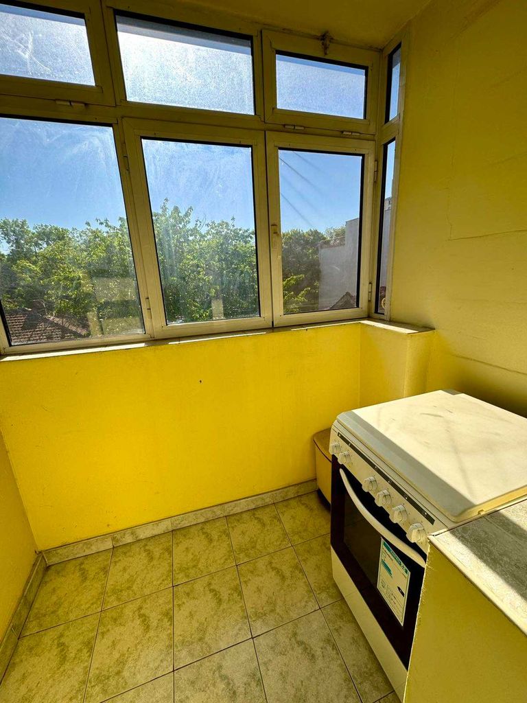 Дава се под наем Двустаен апартамент в Русе, Център - 69 кв.м за 306 € - Снимка #5