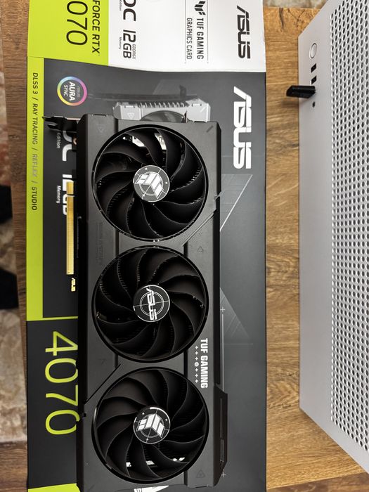 Placa video ASUS TUF RTX 4070 12GB Garantie