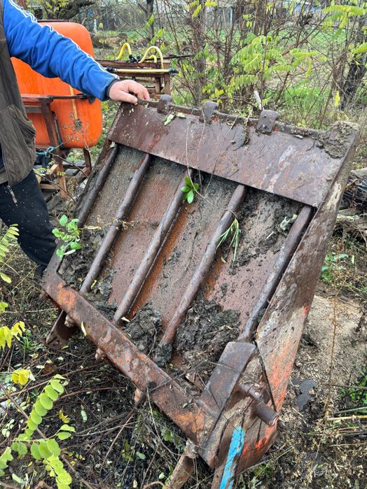 Incarcator frontal pentru tractor 450 si 550