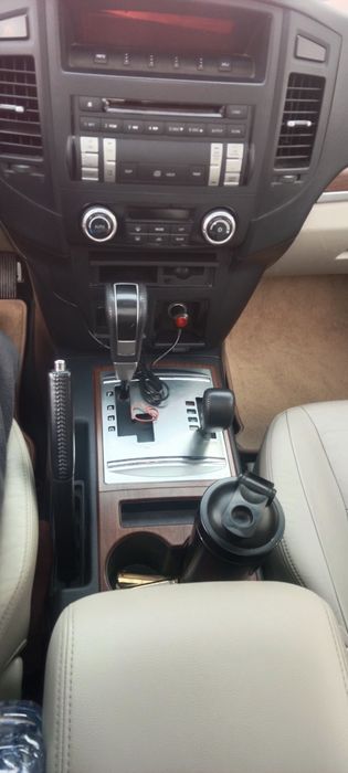 Mitsubishi Pajero IV (с системой Super Select 4WD-II).