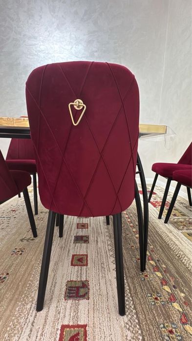 Стол и стулья продается! Стол және стульчиктер сатылады!