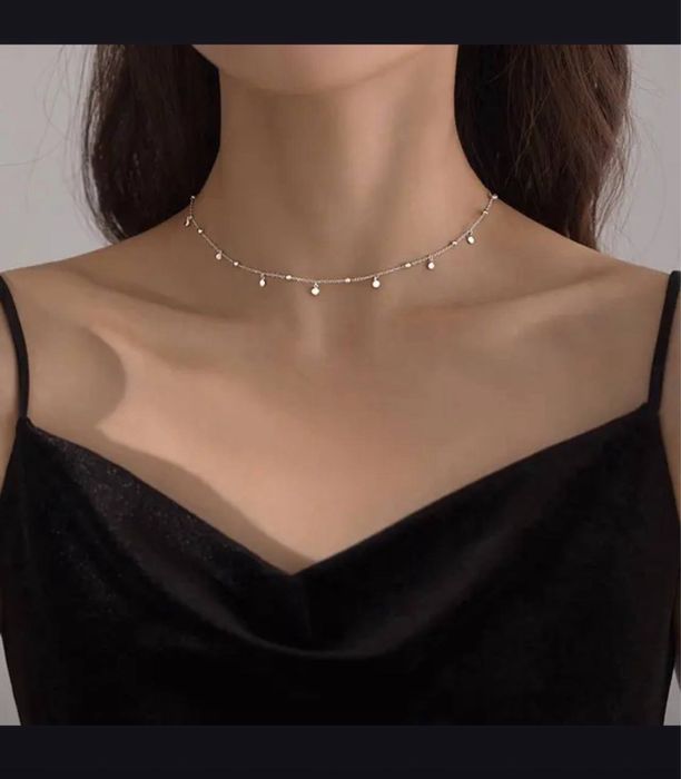 серебряная цепочка похожая на чокер