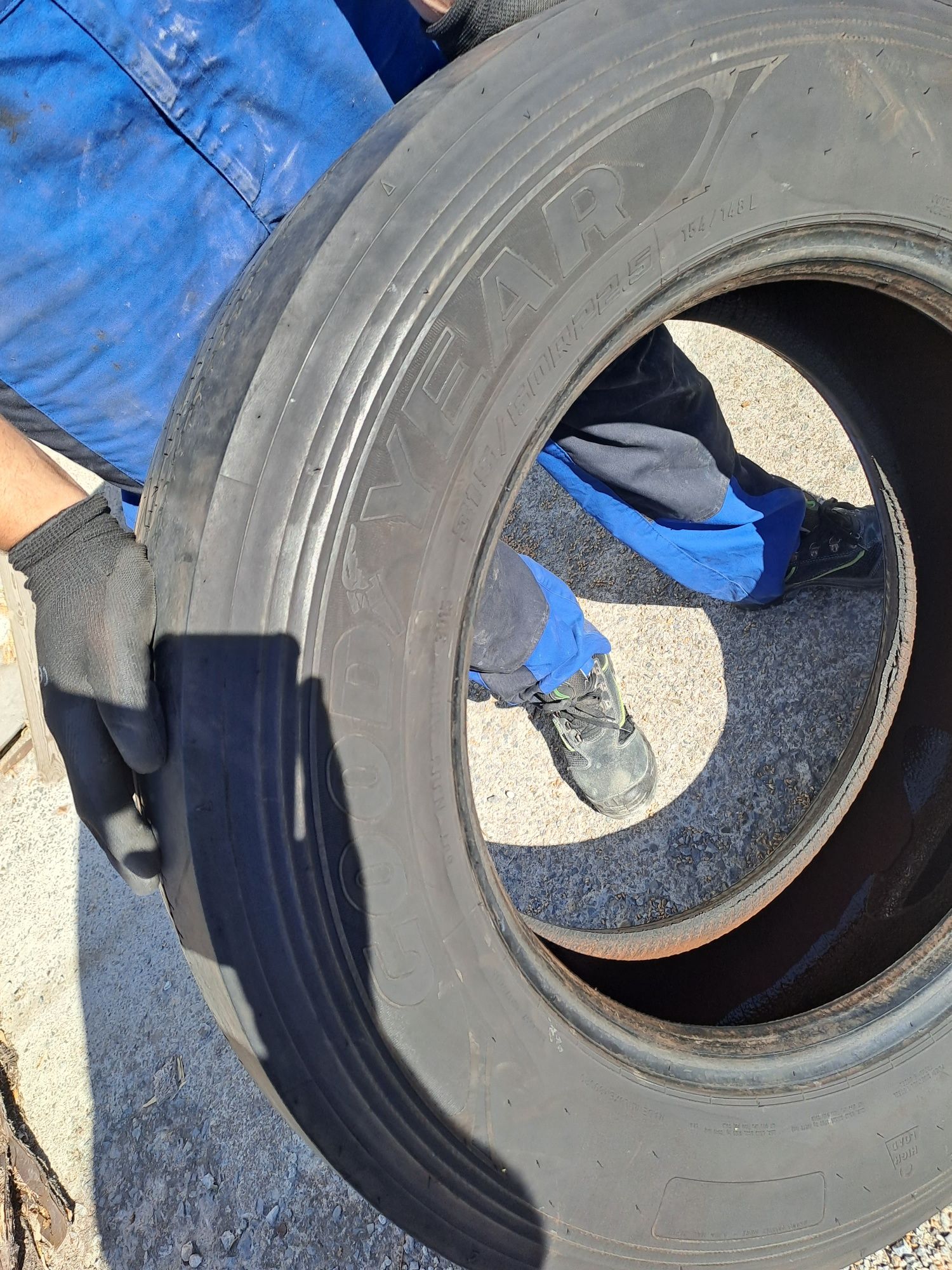 315 60 22.5 Goodyear предни гуми