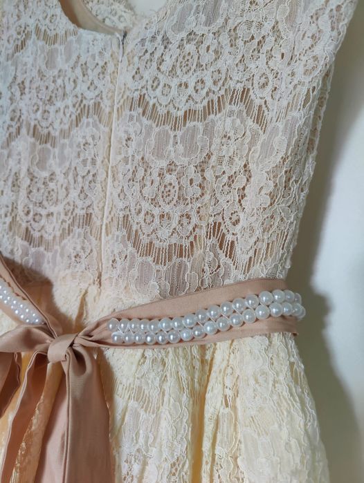 Vând rochie Chotronette