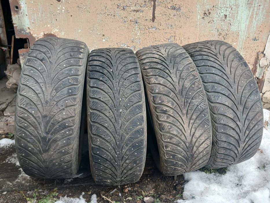 Продам зимние шины б/у