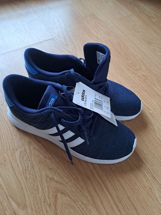 Adidasi noi cu eticheta marimea 39