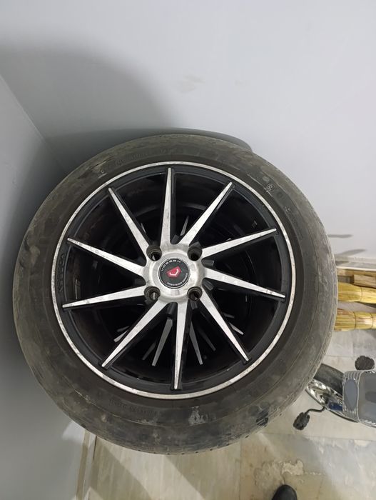 Diska R16 ideal holatda