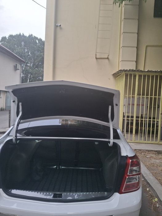 Продается автомобиль COBALT каробка автомат