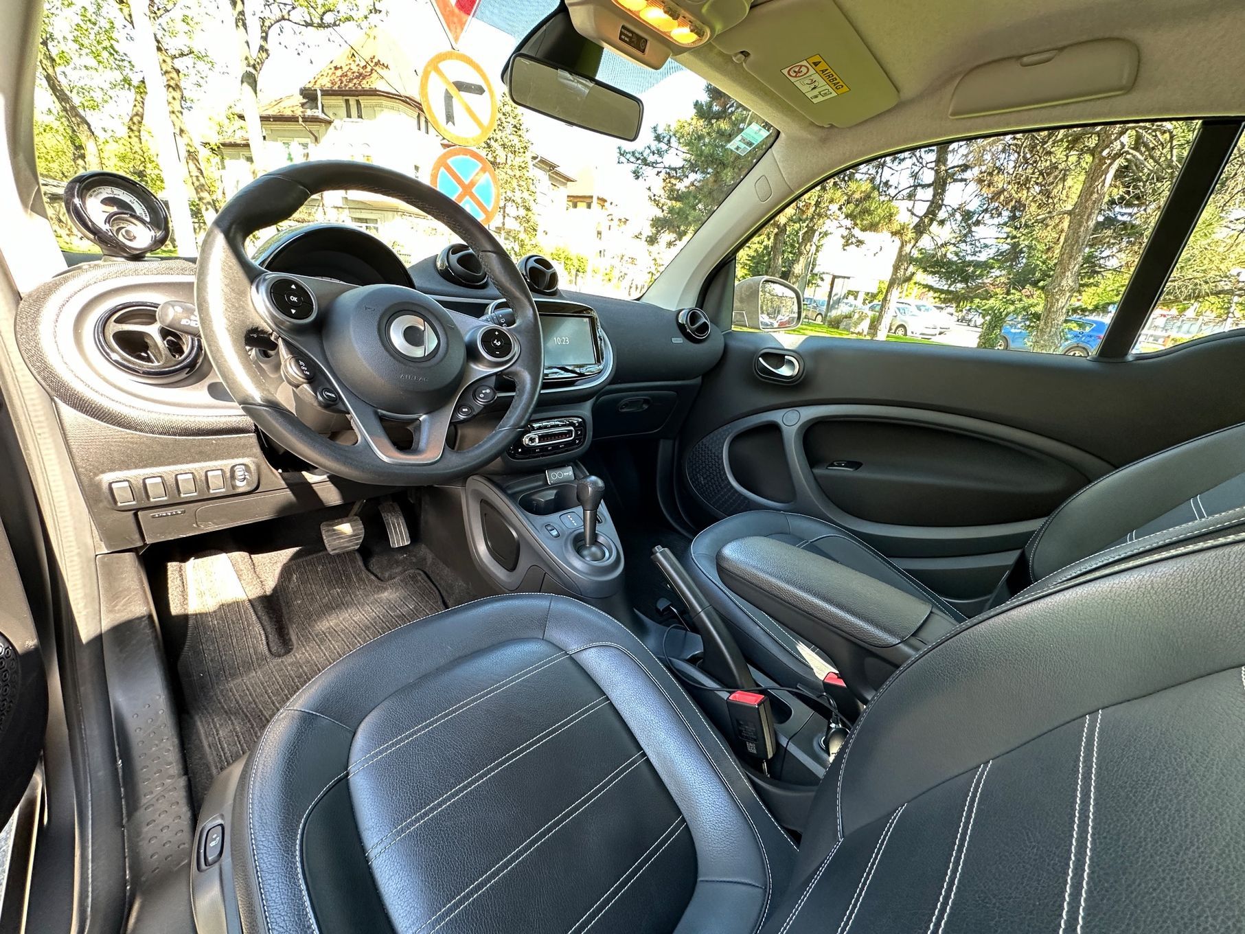 Smart EQ Fortwo Masina este intr o stare perfecta tehnic si estetic