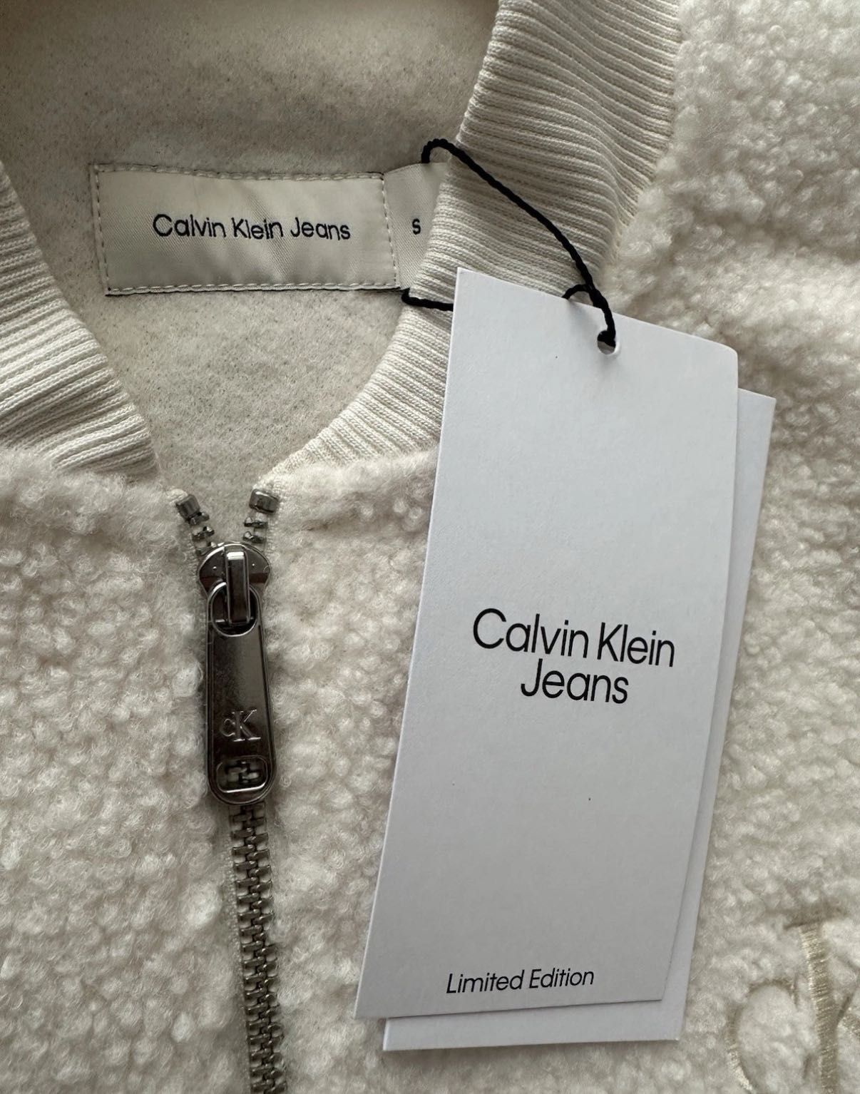 Calvin Klein лимитирана серия оувърсайз шерпа teddy бомбър яке