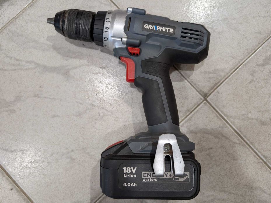 Акумулаторен комплект 18v Graphite. Винтоверт, ъглошлайф, циркуляр.