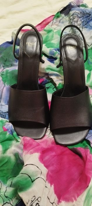 Сандали Fendi кожени