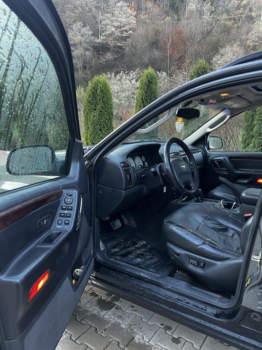 Vând Jeep Grand Cherokee 2.7