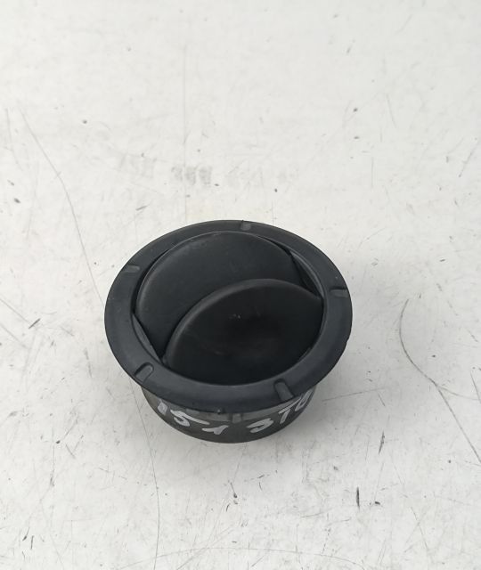 Grila ventilatie bord stanga 8200464605 Dacia Logan prima generatie