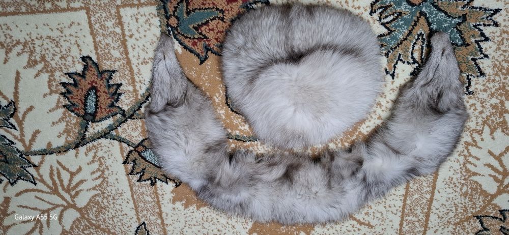 Set căciulă si fular din blana de vulpe argintie