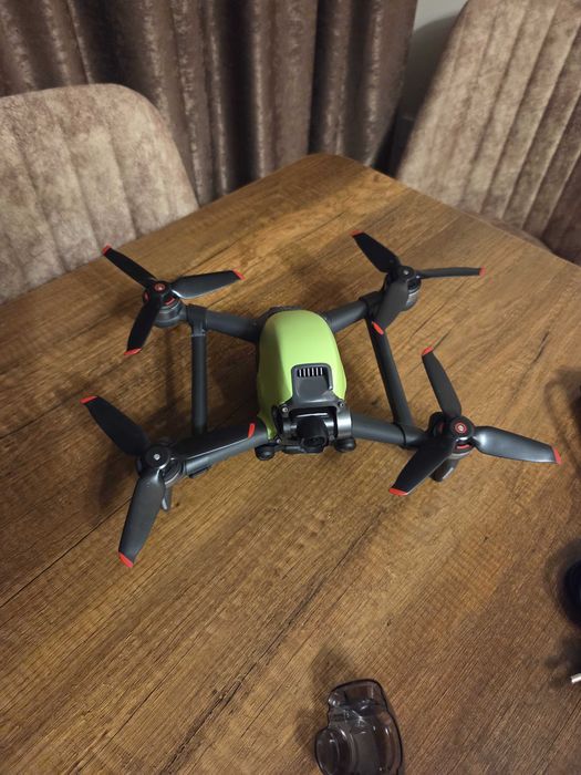 DJI FPV дрон + батерия и зарядно