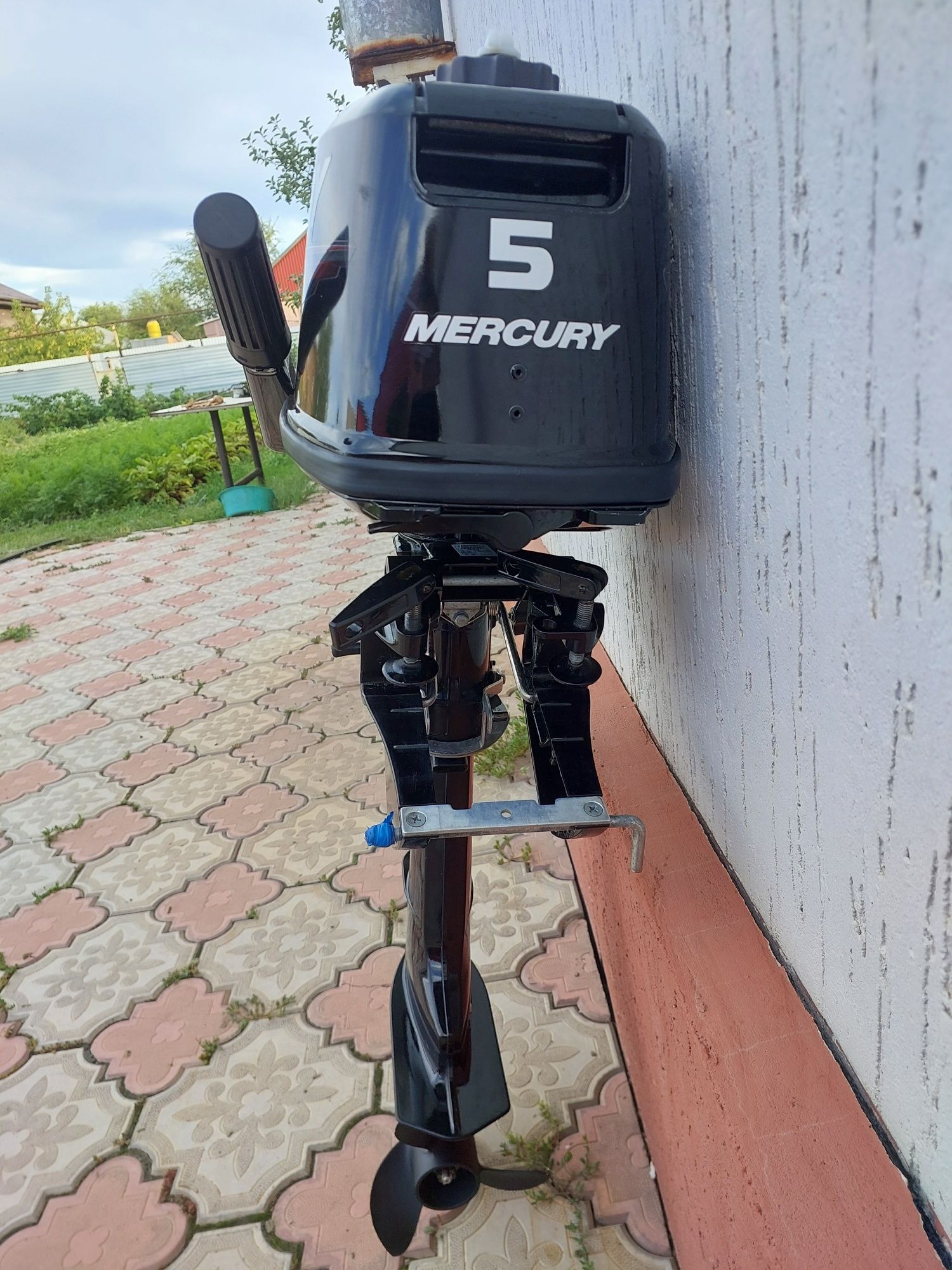 Лодочный мотор Mercury 5