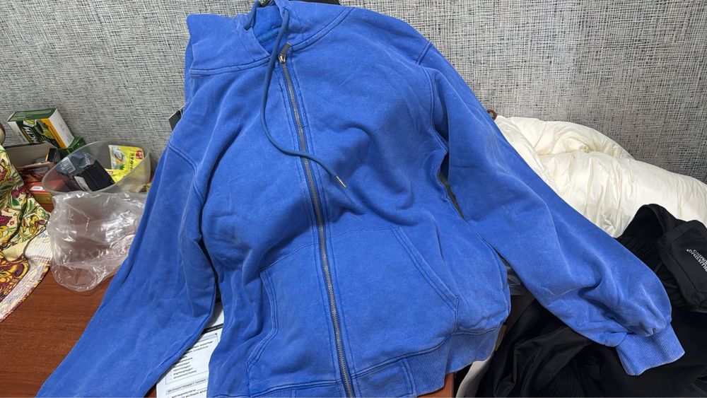 Продам спортивку и куртку новые