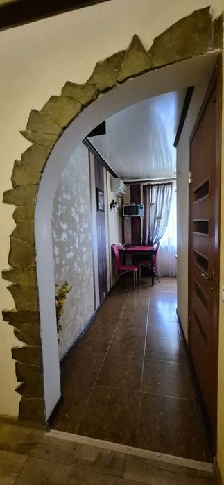 Дава се под наем Двустаен апартамент в София, Център - 55 кв.м за 402.9 € - Снимка #2