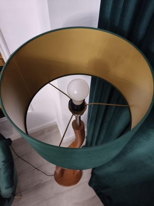 Lampadar 157 cm  din catifea verde .