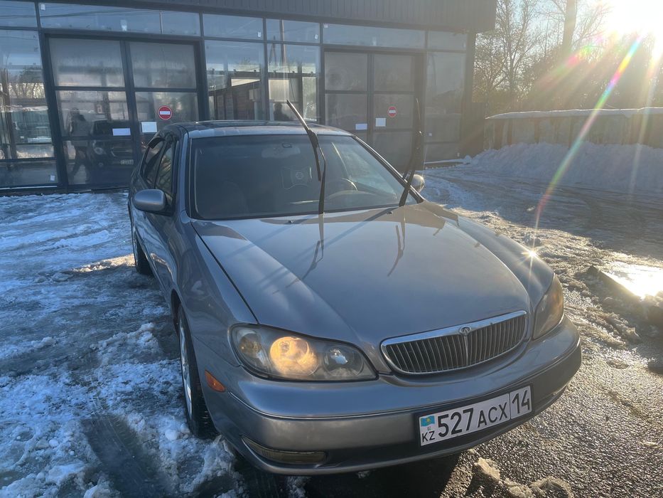 Продам машину infiniti