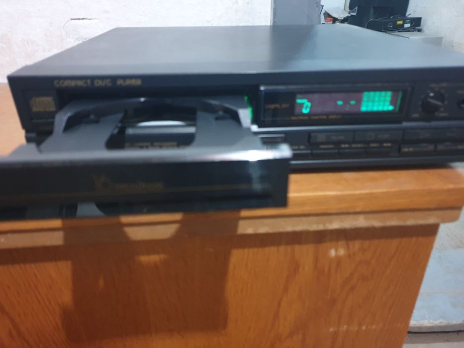 CD player , tuner ,casetofon ,  diferite modele