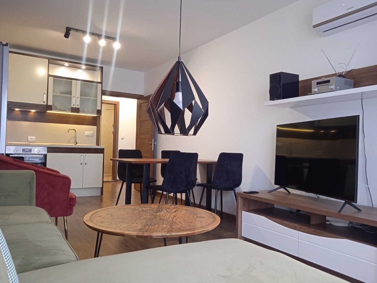 Продава се Двустаен апартамент в Варна, Лятно кино Тракия - 89 кв.м за 1146 €/кв.м - Снимка #13