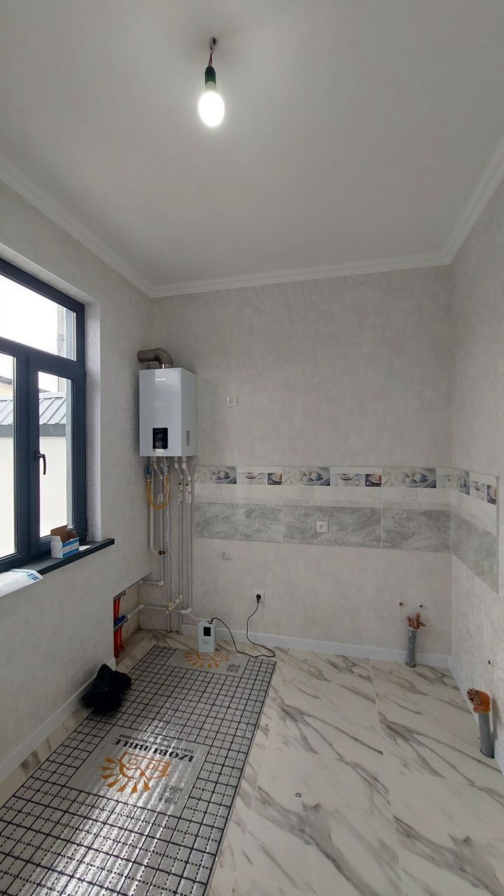 2 ком. квартира. 2/1/1 (1-этаж). Кирпич. Старые Сергели (Eski Sergeli)
