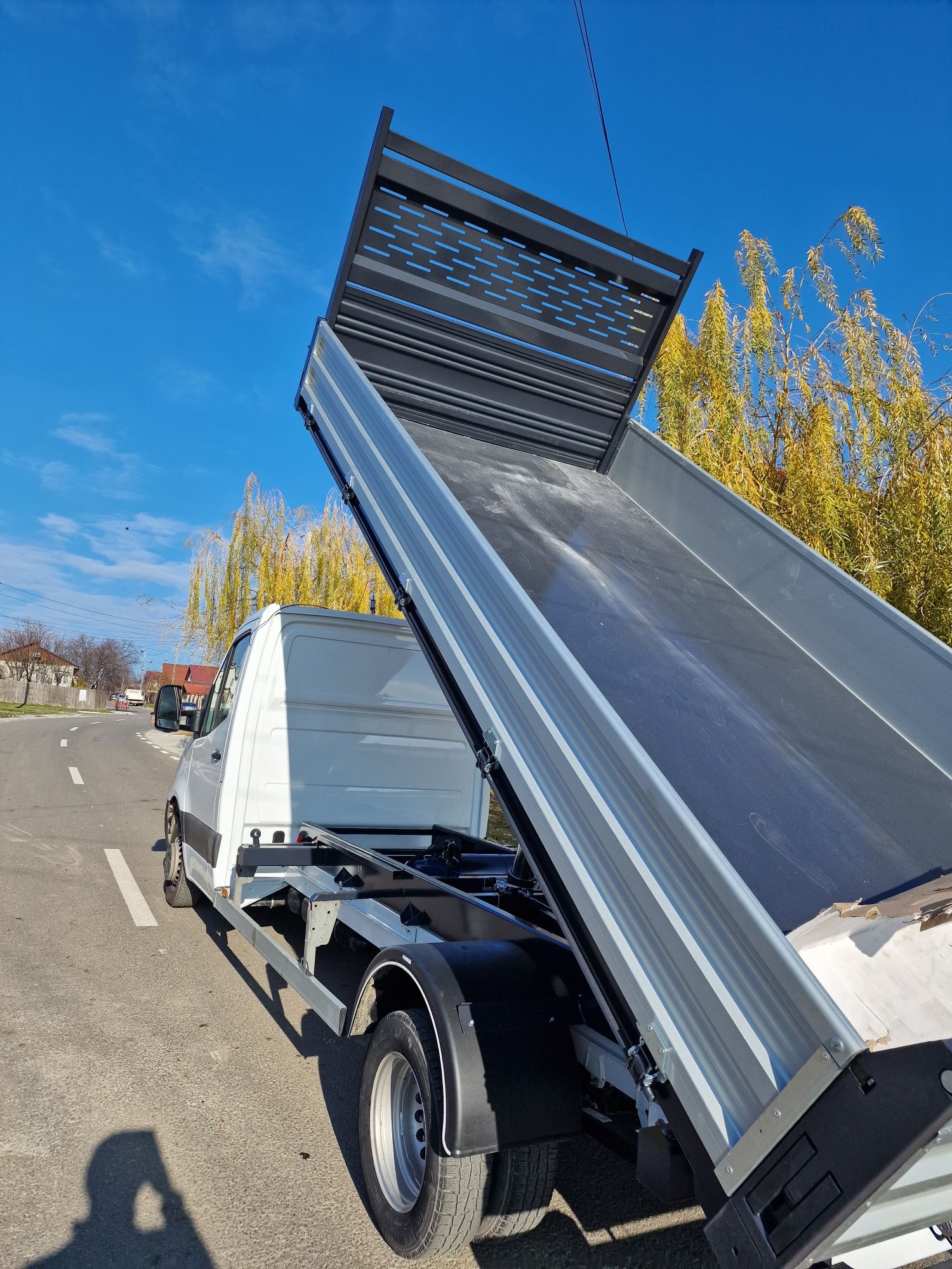 Mercedes Sprinter/Bobcat E32
