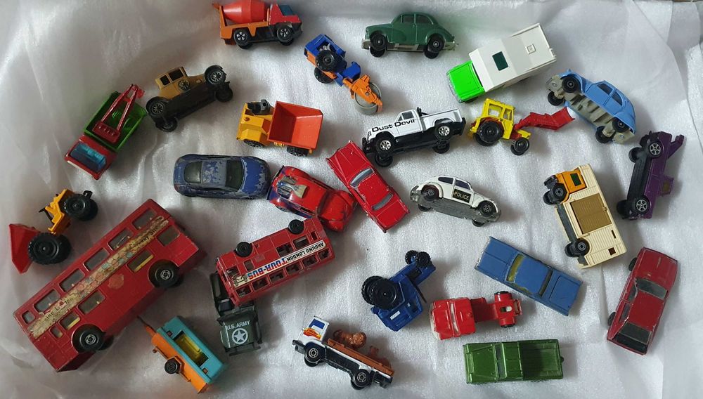 Matchbox и други ретро колички, играчки и модели