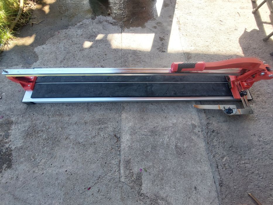 Машина за плочки  RAIDER