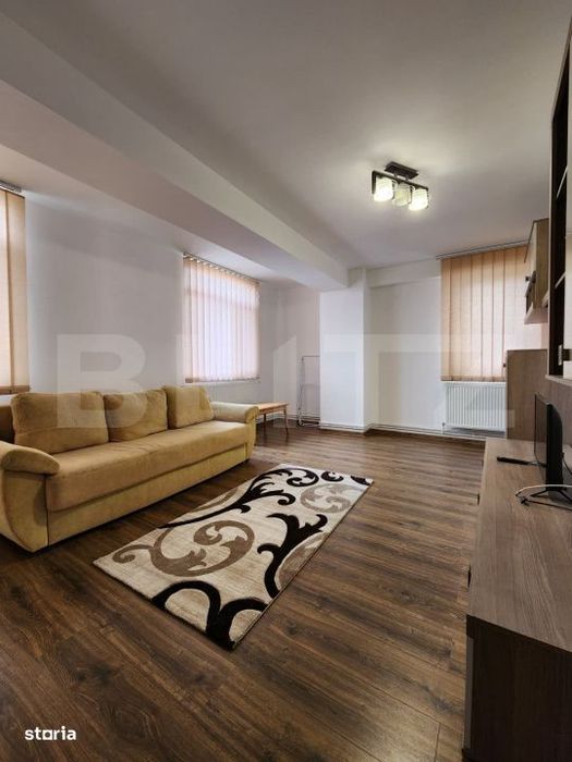Apartament 3 camere, 74 mp, zona Craiovita Noua