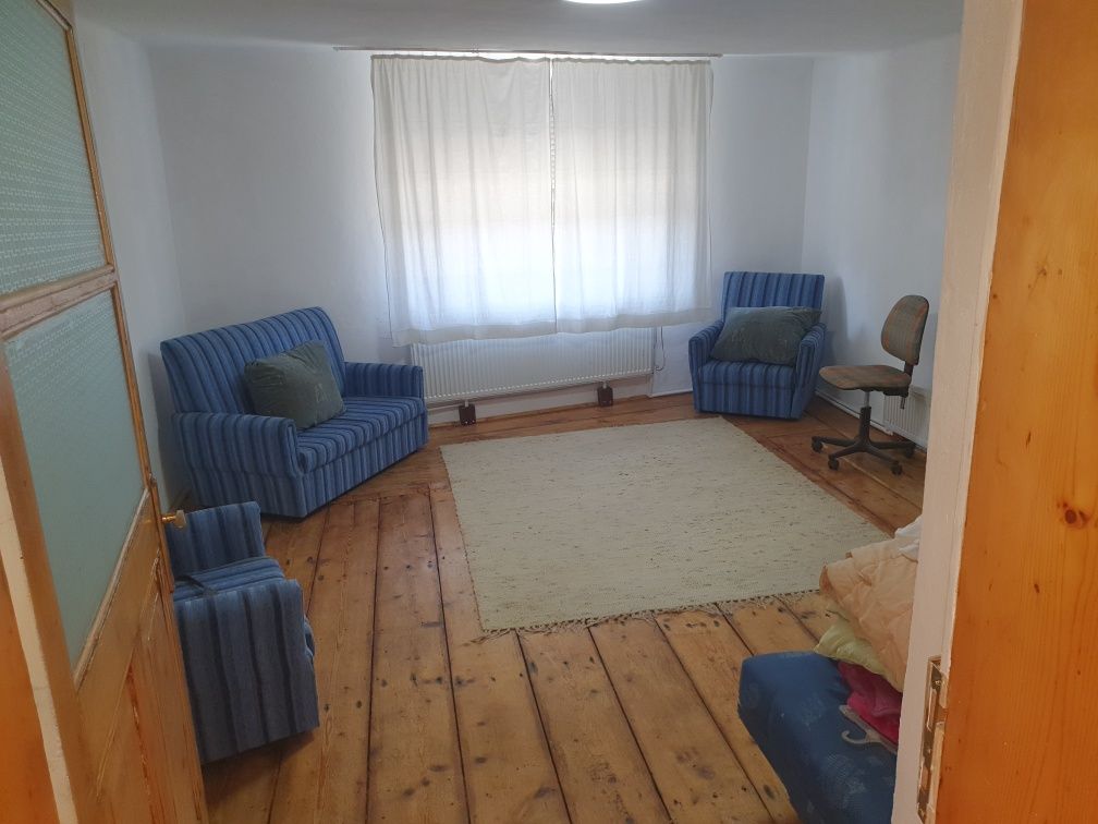 Inchiriez casa Aradul Nou