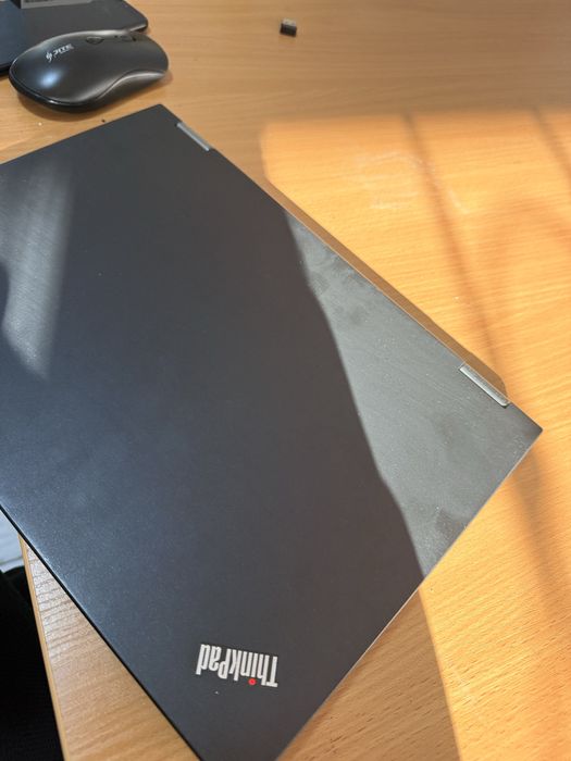 Ноутбук сотилади.