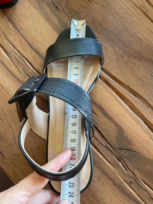 Sandale comode din piele naturală