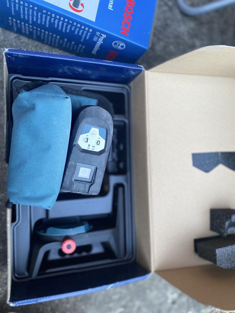 laser combinat Bosch Professional GCL 2-50 C cu trepied BT 150.