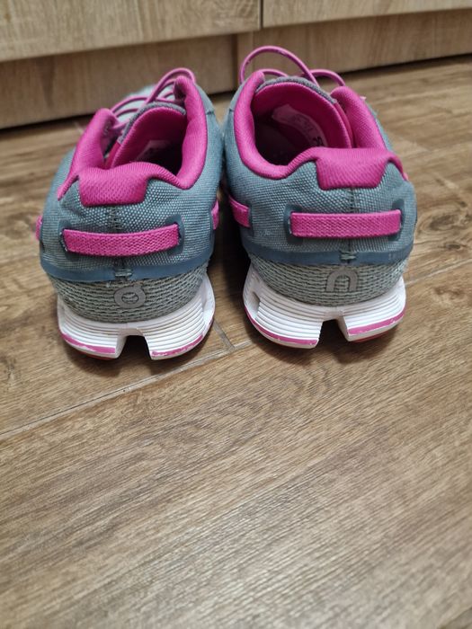 Vând sneaker on de fete