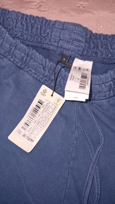 Спортен панталон. Много удобен, по етикет S, но отговаря на М