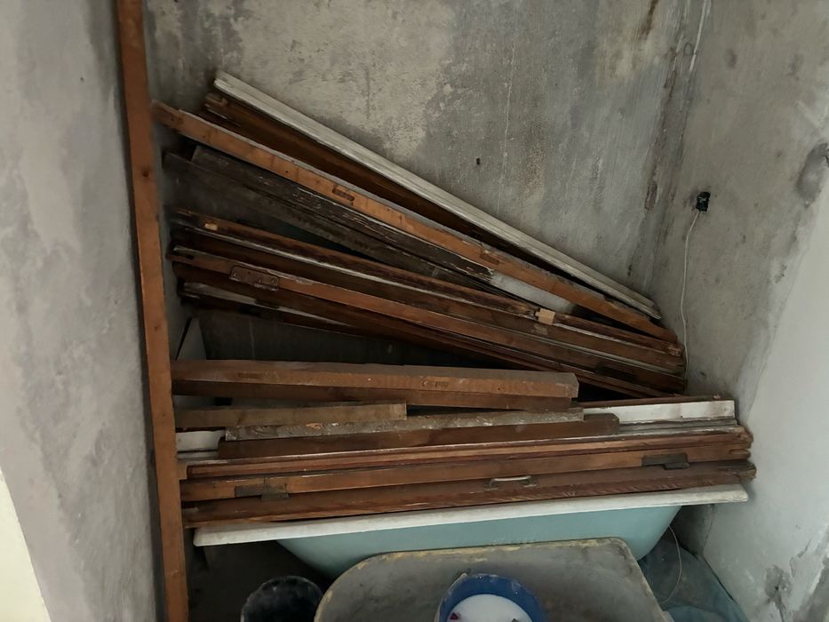 Древесина (рамы, двери)