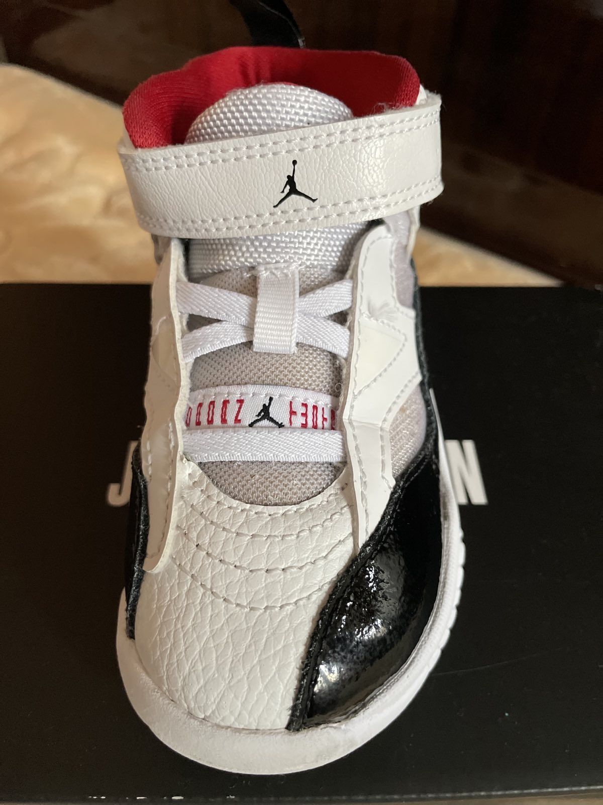 Продавам детски обувки JORDAN