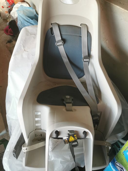 Scaun copii pe portbagajul bicicletei
