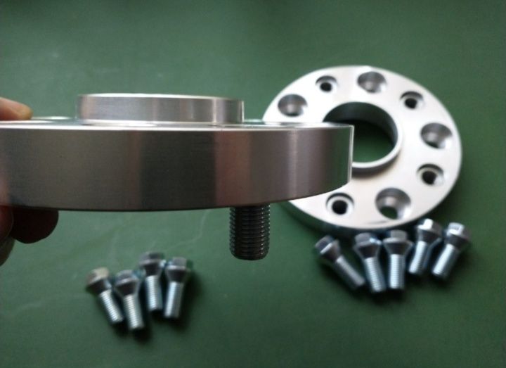 Flanse Distanție Audi 30 mm cu prindere dubla și prezoanele incluse