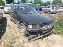 Продавам BMW e36 седан m44 b19 is на части