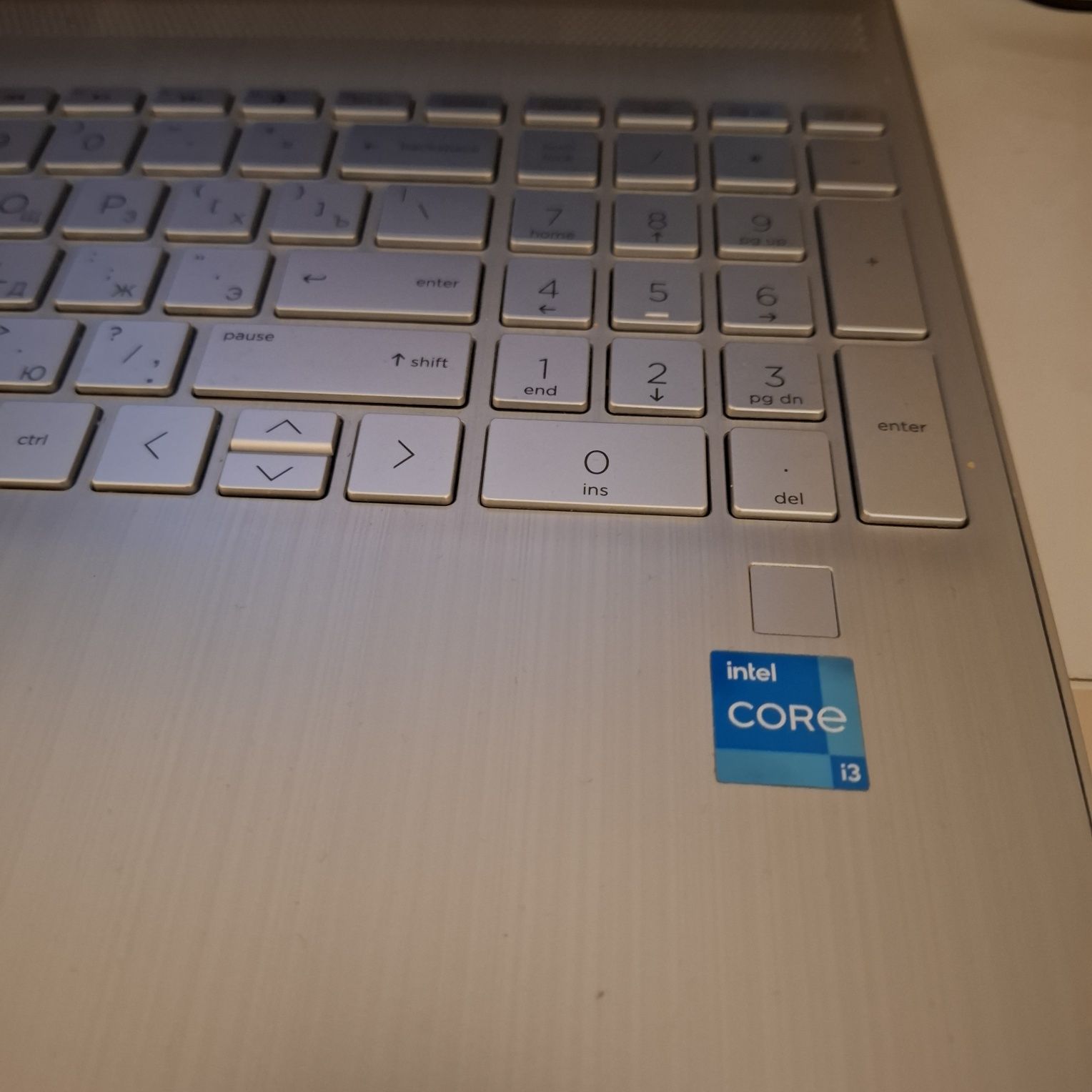 Продам,HP  ноутбук .модельHp 15-dw3033dx