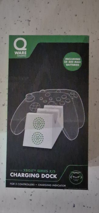 Vând xbox series s nou cu accesorii